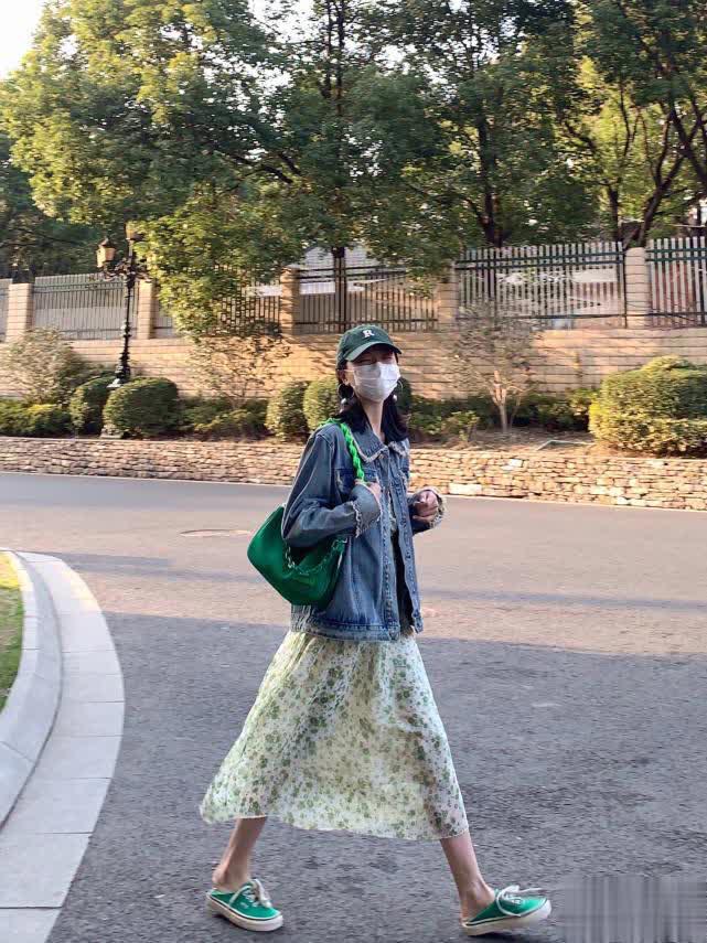 春天漂亮衣服太多了！10套日常穿衣模板每天美得不重样(图2)