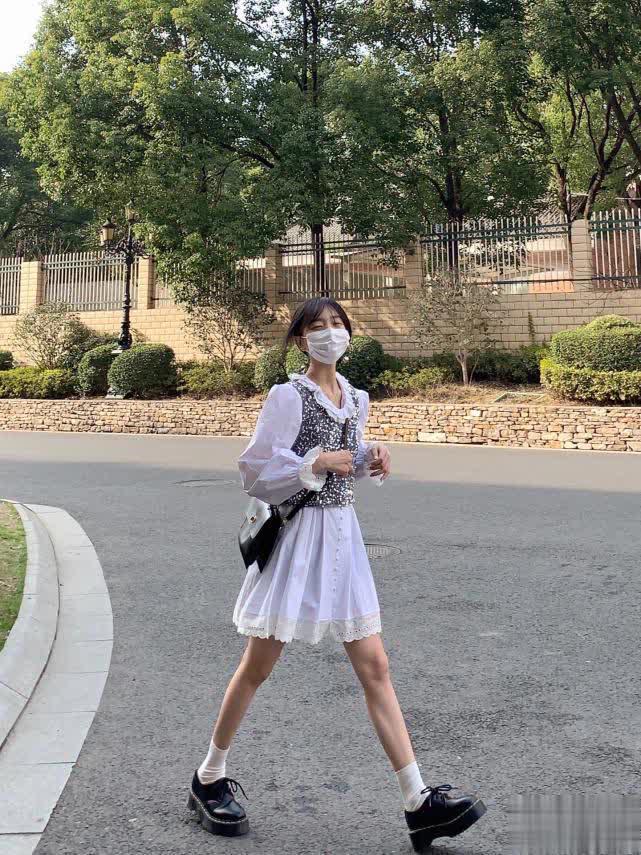 春天漂亮衣服太多了！10套日常穿衣模板每天美得不重样(图9)