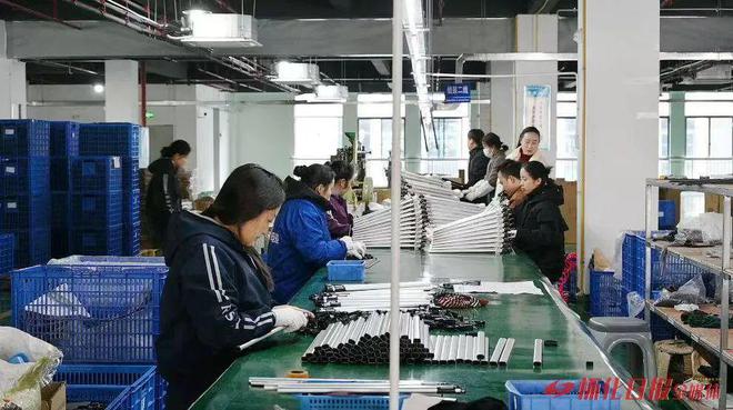 “链”出新气象——2024年怀化十大产业链发展回眸①｜“箱”行天下——走笔怀化箱(图5)