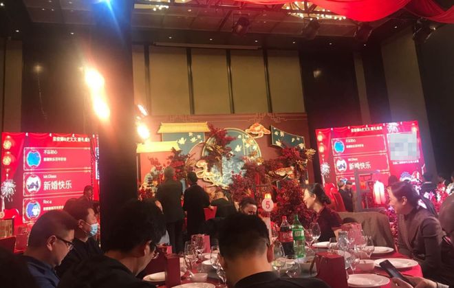 2025年婚礼上新人与宾客之前互动小游戏推荐_婚礼抽奖互动游戏！(图2)